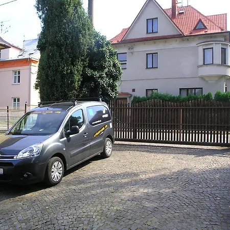 Stylove Podkrovni Lägenhet Ostrava